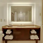 Hotel Embassy By Hilton Convention Center New Orleans