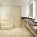 Hotel Embassy By Hilton Convention Center 3*