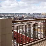 Hotel Embassy By Hilton Convention Center