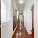 Apartment Spacious 4br Retreat Comfort & Style - Downstairs