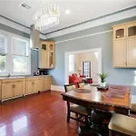 Apartment Modern 4br Retreat Walk To Downtown New Orleans