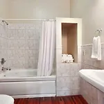 Elysian Fields Bed & Breakfast 3*