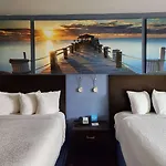 Days By Wyndham Pontchartrain Hotel 3*