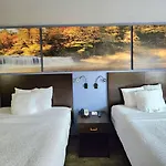 Days By Wyndham Pontchartrain Hotel 3*