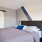 Motel The Ben Louie