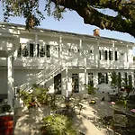 Ashton's Bed & Breakfast 4*
