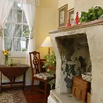 Ashton's Bed & Breakfast 4*