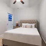 Hosteeva Modern Condo Near Magazine St & Close To Fq
