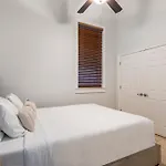 Hosteeva Modern Condo Near Magazine St & Close To Fq