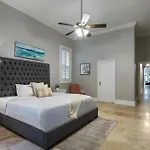 Hosteeva Modern Near Magazine St & Close To Fq *