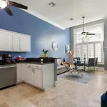 Hosteeva Modern Near Magazine St & Close To Fq