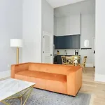 The Harlequin: 2 Deluxe 2Bdr Suites By Avantstay