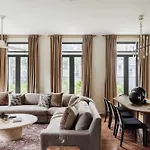Luxe 6-bedroom Garden District Retreat Pool Holiday home New Orleans