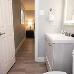 1Br Frenchmen Stay W Pool, Hot Tub & Balcony