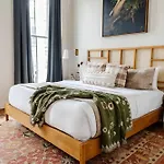 Holiday home Luxe 7 Bedroom Heated Pool & *