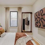Luxe 6-bedroom Garden District Retreat Pool New Orleans