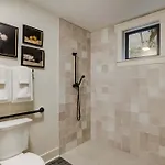 Luxe 6-bedroom Garden District Retreat Pool Holiday home *
