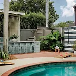 Holiday home Luxurious 9br Heated Pool &