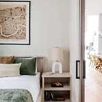 Holiday home Luxe 7 Bedroom Heated Pool & *