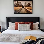 Luxe 7 Bedroom Heated Pool & New Orleans