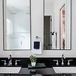 Luxe 7 Bedroom Heated Pool & Holiday home *