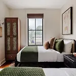 Luxe 6-bedroom Garden District Retreat Pool Holiday home *