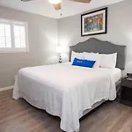 Frenchmen Street 1br Getaway W Pool & Hot Tub Aparthotel