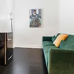 Apartment Roami At St. Helene
