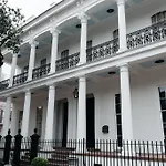 Henry Howard Hotel