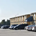 Days By Wyndham Pontchartrain Hotel 3*
