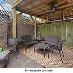 Sweet Emma\'S Hideaway
