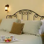 Ashton's 4*