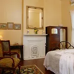 Bed & Breakfast Ashton's