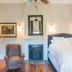 Crescent Apartment