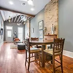 Cozy And Charming House Close To St Charles Ave