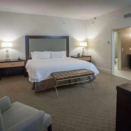 Hotel Hampton & Downtown French Quarter Area