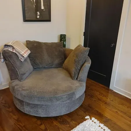 Beautiful Two Bedroom House In Mid Holiday home