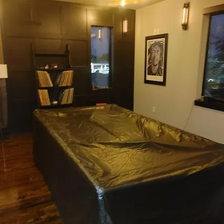 Beautiful Two Bedroom House In Mid New Orleans