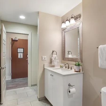Apartment Ideal Next Door To French Quarter