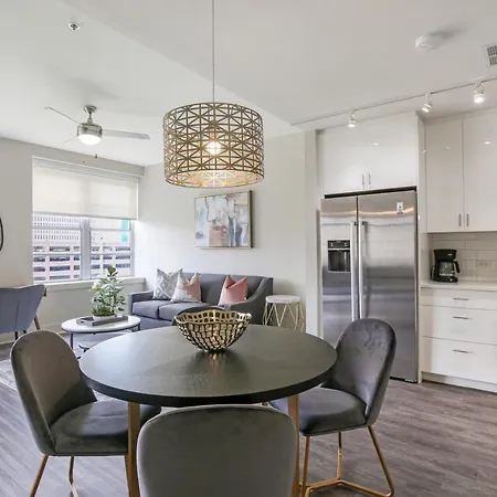 Apartment Ideal Next Door To French Quarter *