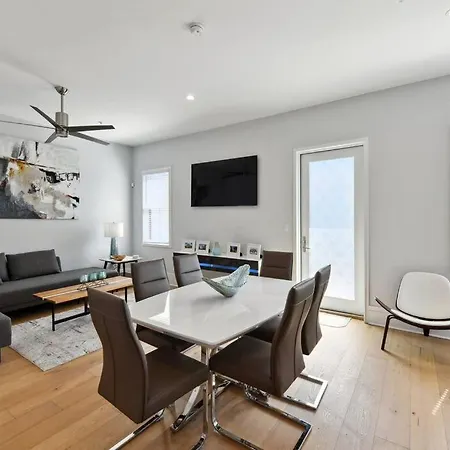 Modern Bywater Condo- Off Street Parking ! *