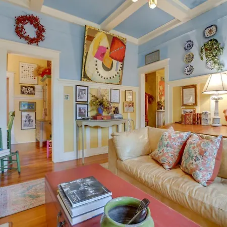 Holiday home Private Pool And Backyard Lavish Haven! *