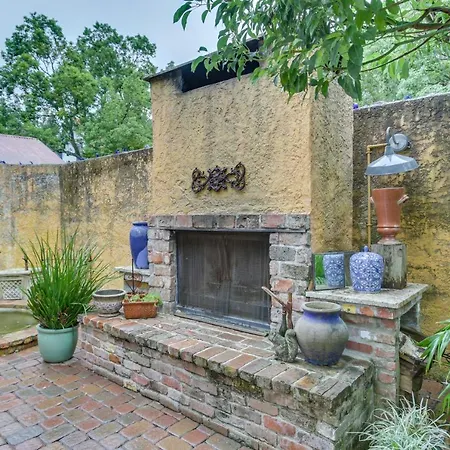 Holiday home Private Pool And Backyard Lavish Haven!