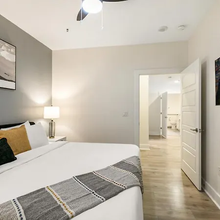 The Big Easy's Finest: 4-br Luxury In Nola Apartment