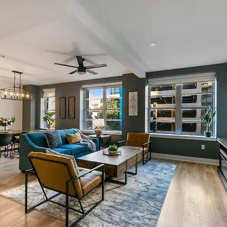 The Big Easy's Finest: 4-br Luxury In Nola Apartment New Orleans