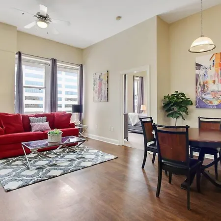 #1402- 2bd High Rise Comfy King Beds Holiday home New Orleans