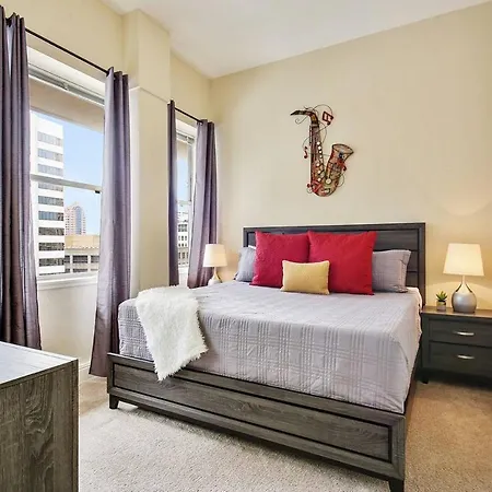 #1402- 2bd High Rise Comfy King Beds *