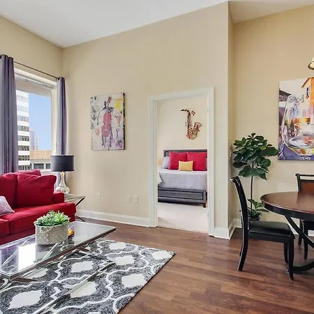 #1402- 2bd High Rise Comfy King Beds New Orleans