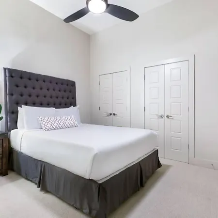 Pet-friendly Vibrant Near French Quarter *