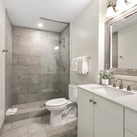 Downtown Delight 4br 2bath Luxury Apartment New Orleans